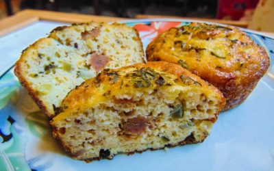 Keto mafini sa jajima, krastavcem i salamom